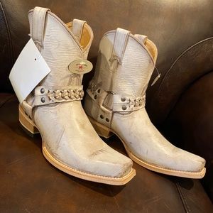 BOOTS: Idyllwind by Miranda Lambert, 8.5B